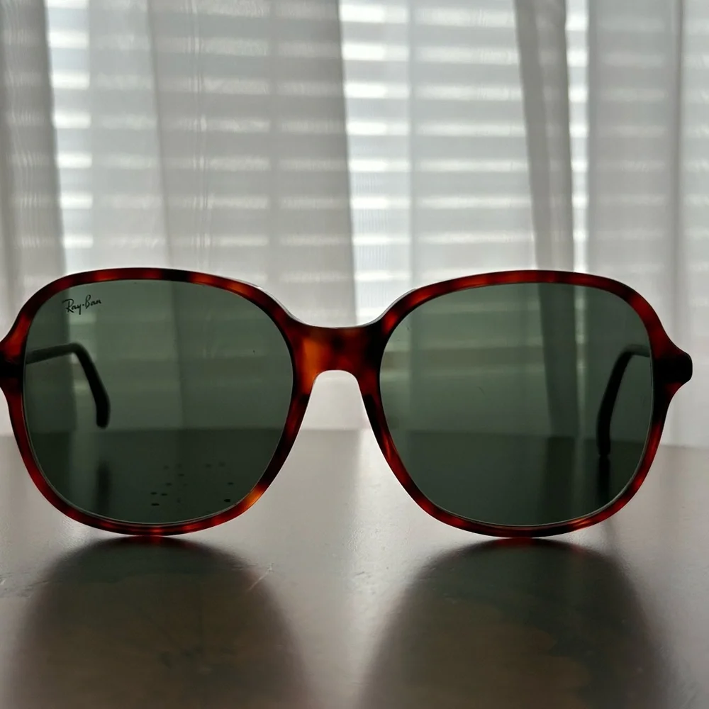 Ray-Ban Women's Tortoiseshell Green Lens Sunglasses